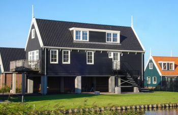 Marken 6 Holiday Home