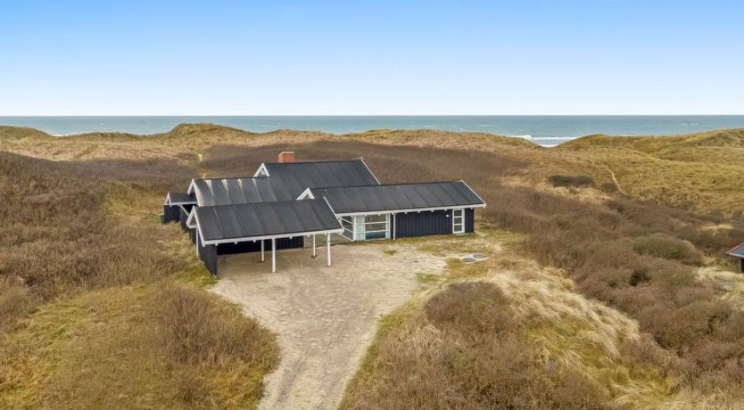 Photo of "Heralde" - 60m from the sea