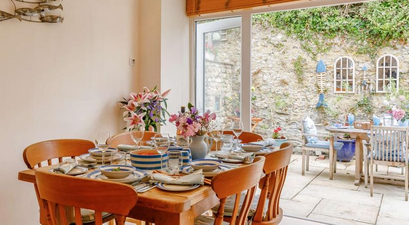 Photo of 3 Bed in Charmouth