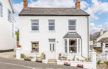 in Charmouth (DC121) Holiday Home