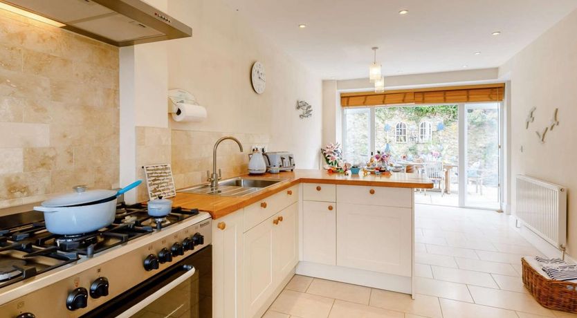 Photo of 3 Bed in Charmouth