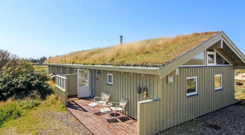 Photo of "Adrienne" - 490m from the sea