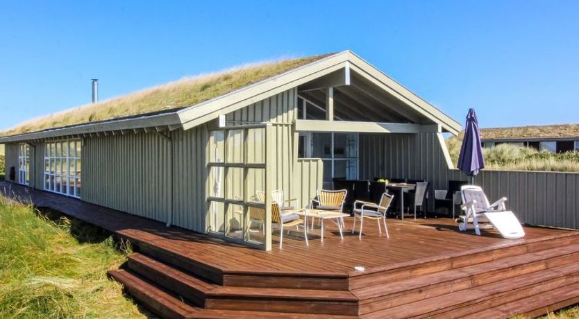 Photo of "Adrienne" - 490m from the sea