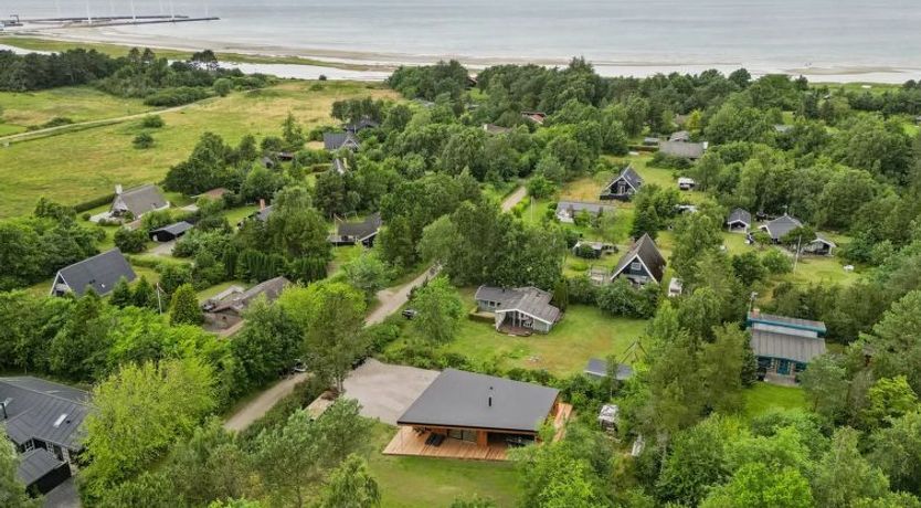 Photo of "Karlene" - 300m from the sea