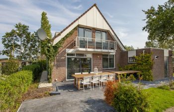 Groepsaccommodatie 12 Holiday Home