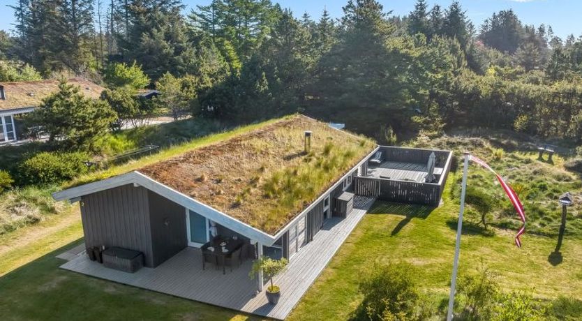 Photo of "Elisenda" - 2.2km from the sea