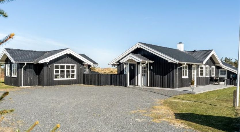 Photo of "Djuna" - 550m from the sea