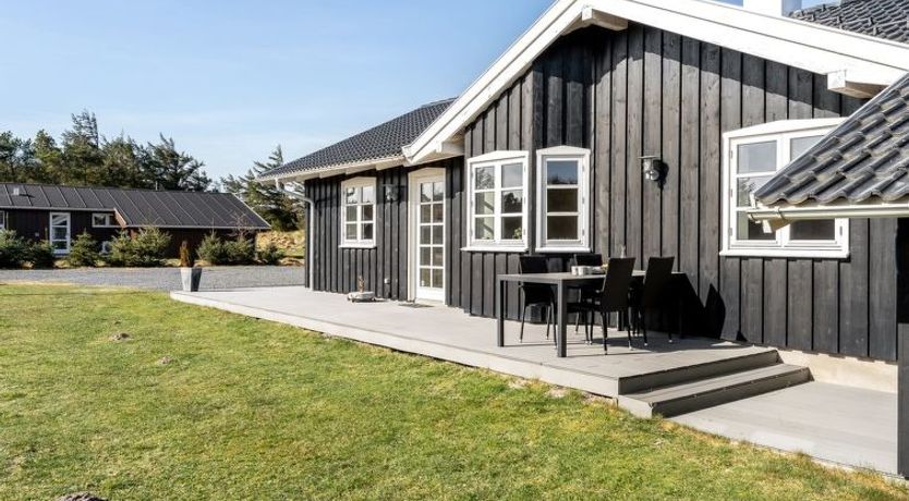 Photo of "Djuna" - 550m from the sea