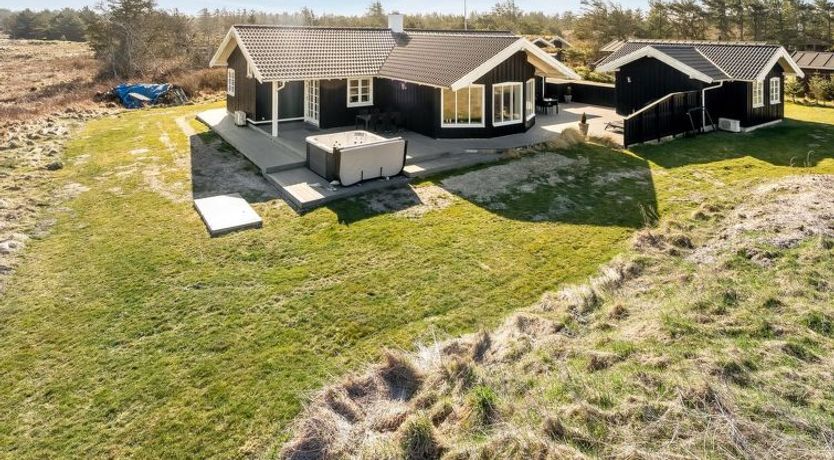 Photo of "Djuna" - 550m from the sea