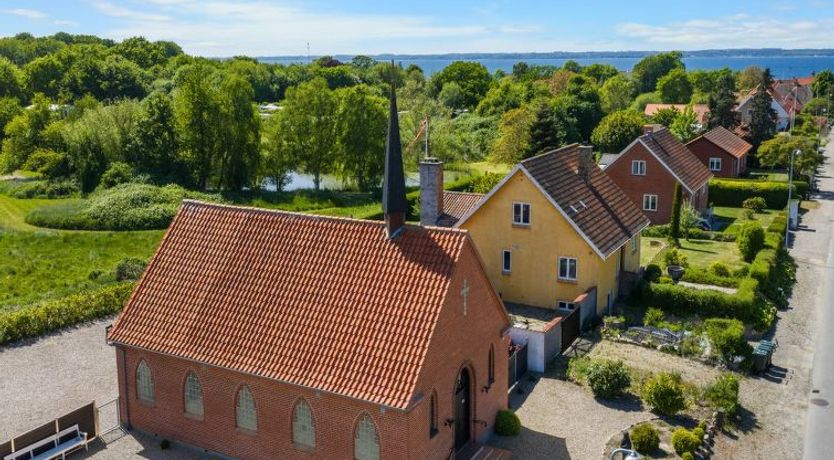 Photo of "Frothi" - 550m from the sea