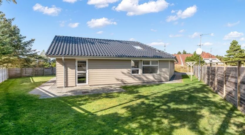 Photo of "Elektra" - 450m from the sea