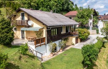Zeitlos Holiday Home