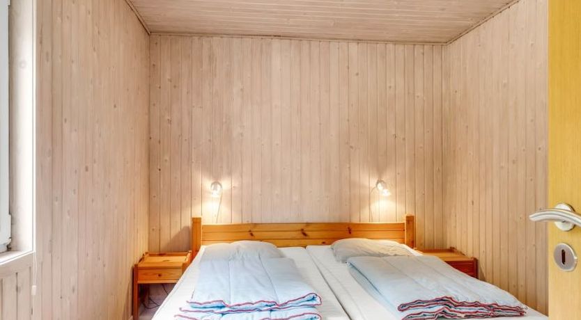 Photo of "Gisella" - 900m from the sea