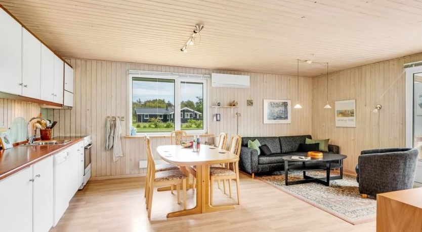 Photo of "Gisella" - 900m from the sea