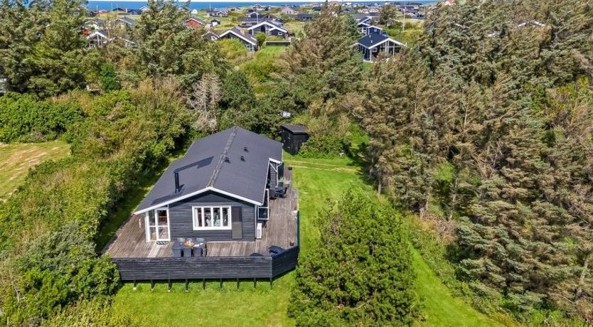 Photo of "Tuke" - 400m from the sea