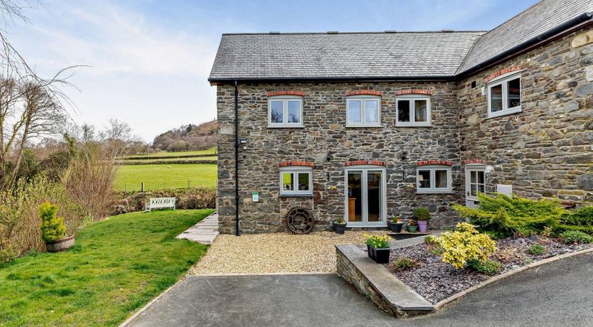 Photo of 2 Bed in Cwmbelan