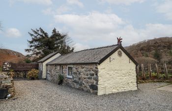 Tyn Y Cefn Holiday Home