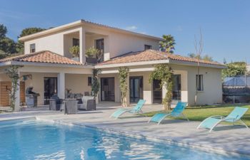 Villa Holiday Home