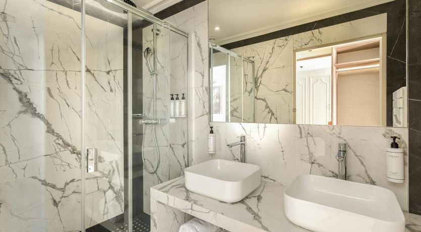 Photo of Silver Pearl