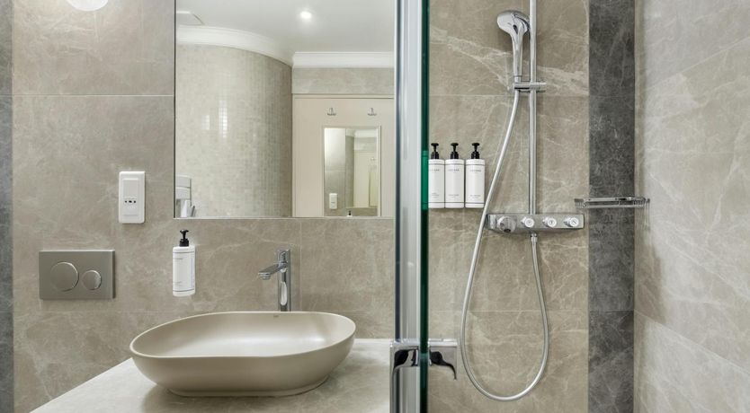 Photo of Silver Pearl