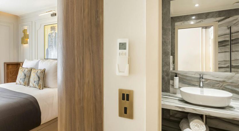 Photo of Silver Pearl