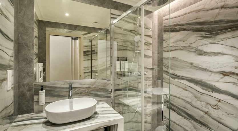 Photo of Silver Pearl