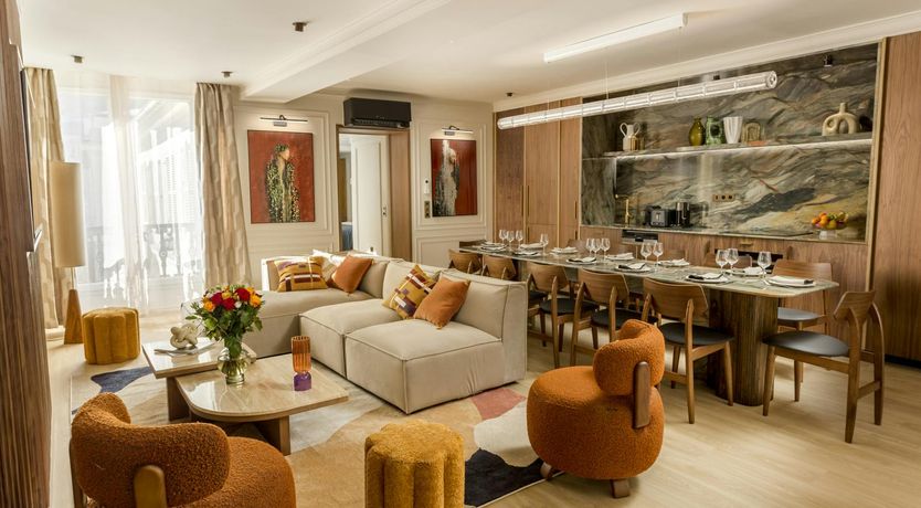 Photo of Silver Pearl