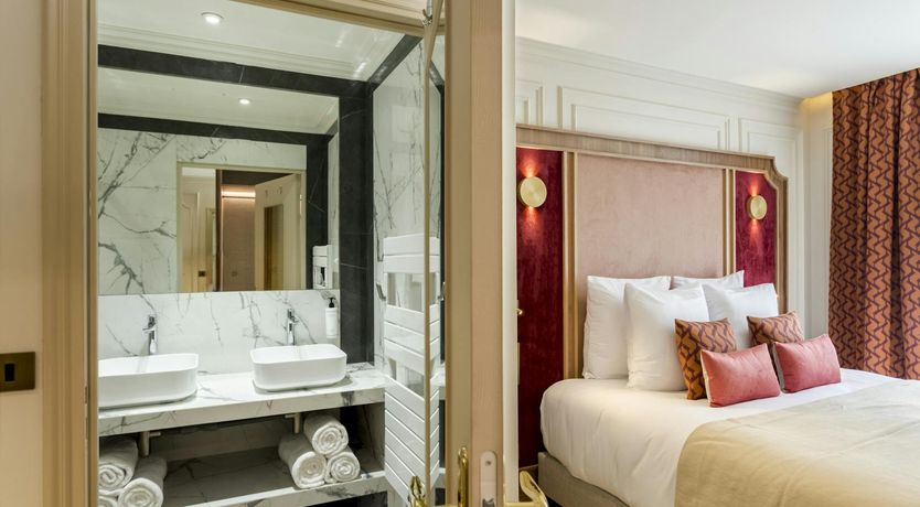 Photo of Silver Pearl