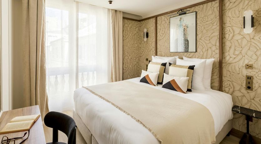 Photo of Silver Pearl