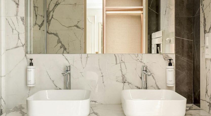 Photo of Silver Pearl