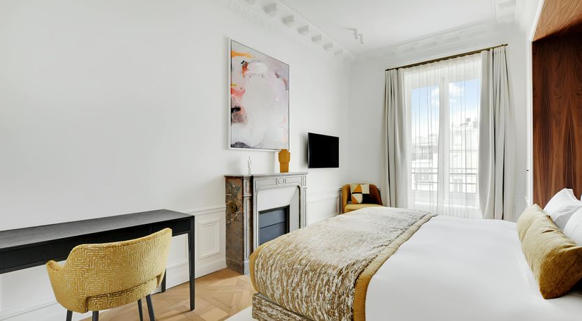 Photo of Louvre Grandeur