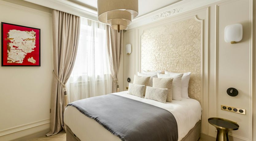 Photo of Glittering Pearl