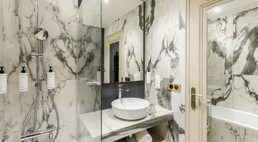 Photo of Glittering Pearl