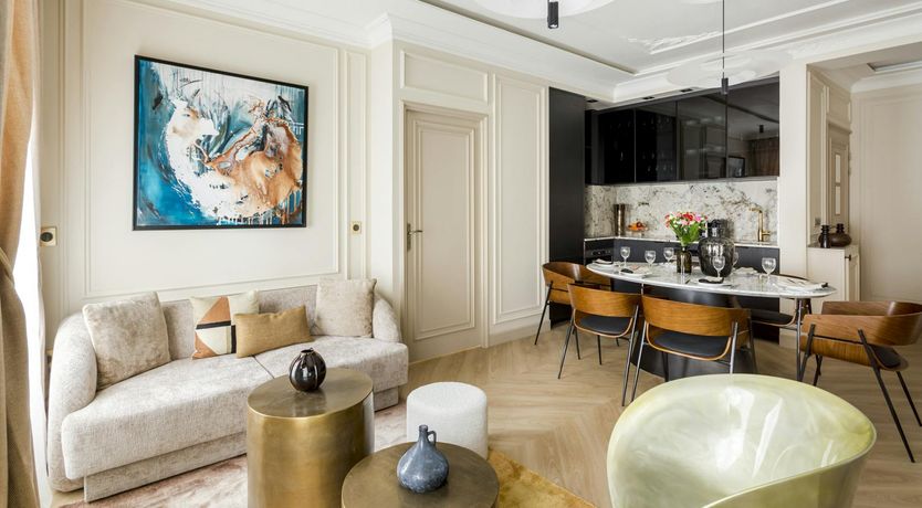 Photo of Glittering Pearl