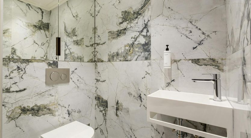 Photo of Glittering Pearl