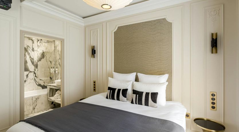 Photo of Glittering Pearl