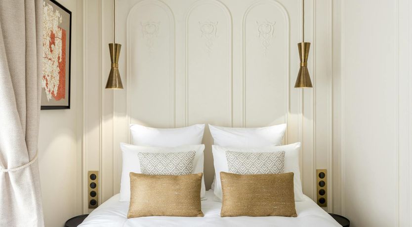 Photo of Glittering Pearl