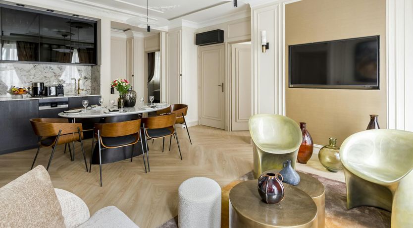 Photo of Glittering Pearl