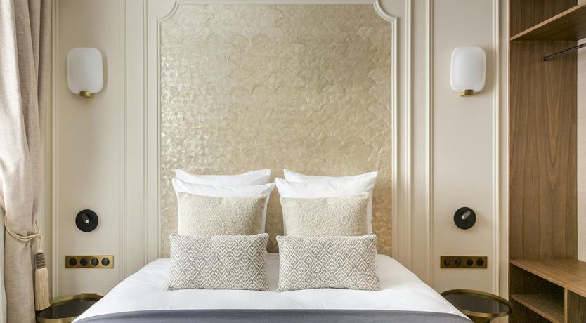 Photo of Glittering Pearl