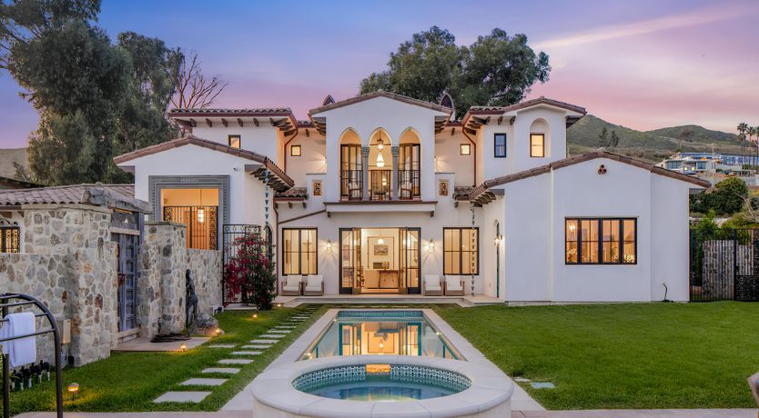 Photo of Ocean Symphony