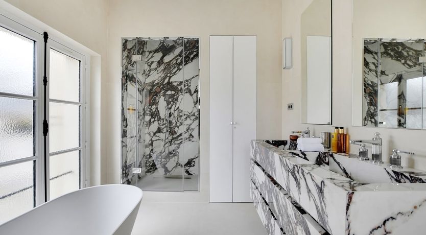 Photo of Louvre Splendour