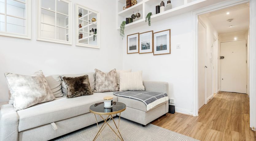 Photo of Thacker, William