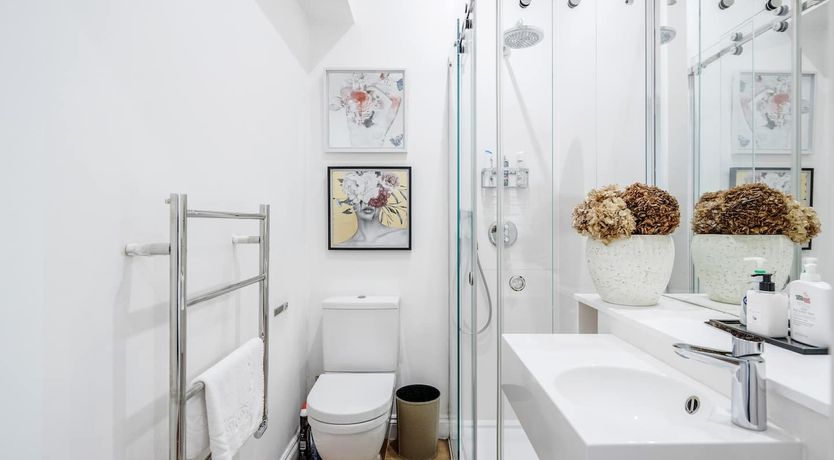 Photo of Thacker, William