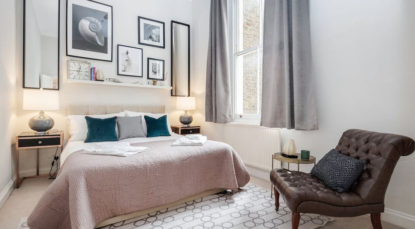 Photo of Thacker, William