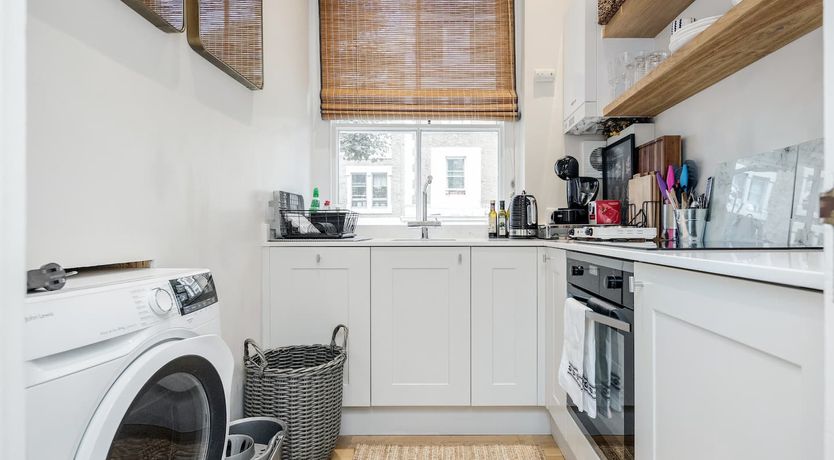 Photo of Thacker, William