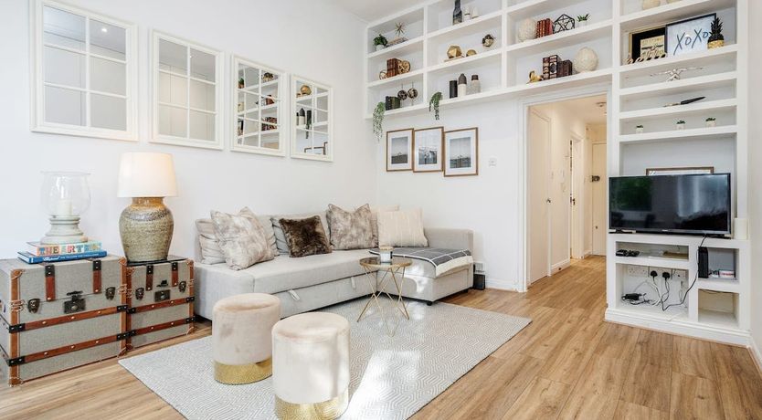 Photo of Thacker, William