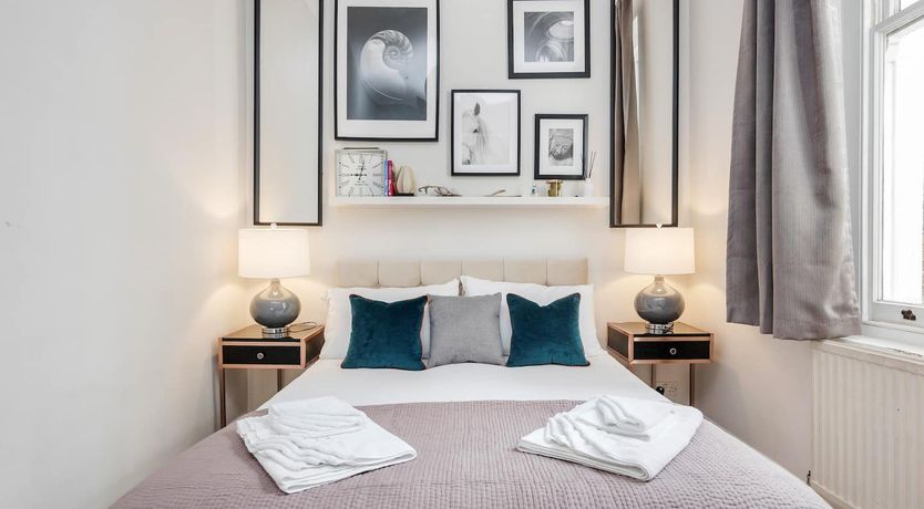 Photo of Thacker, William