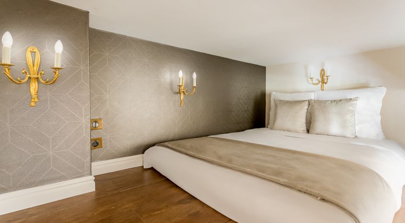 Photo of Ornate Gold