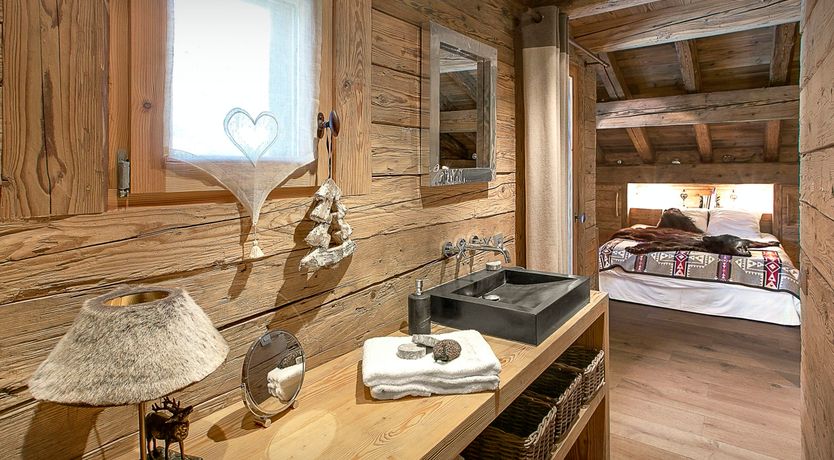 Photo of Snowcapped Woods