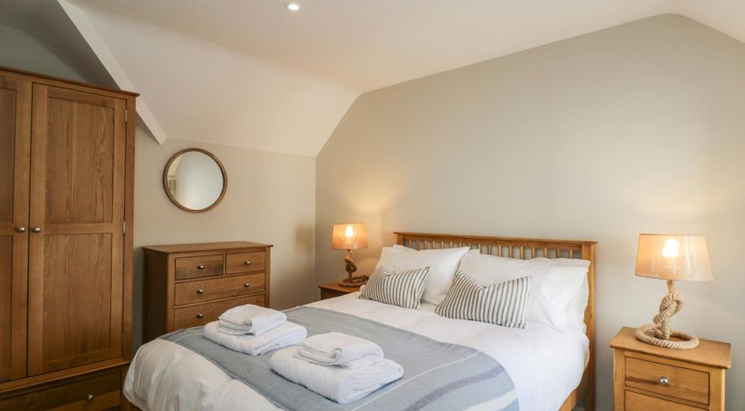 Photo of Bowleaze Breeze